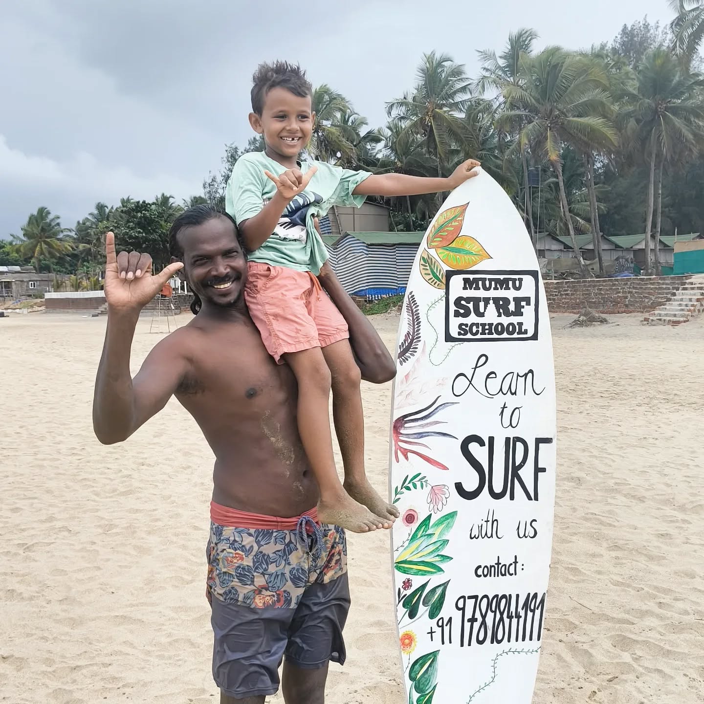 Mumu Surf School